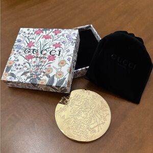 Gucci Beauty Gold Floral Embossed Compact Mirror - Flora Design, NIB w/Box&Pouch